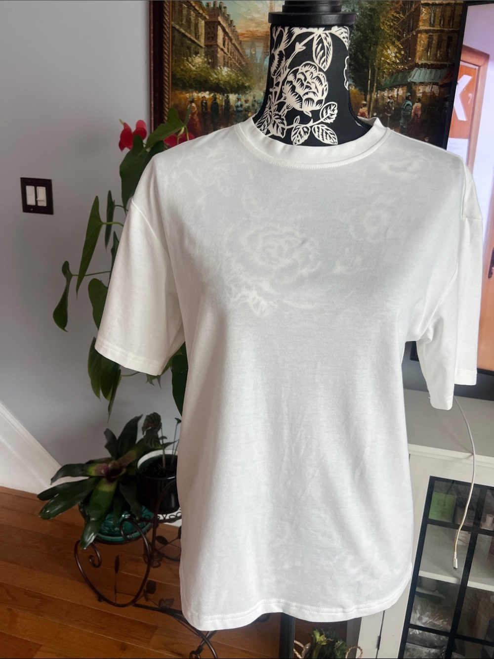 NWOT Classic White Crewneck T-Shirt